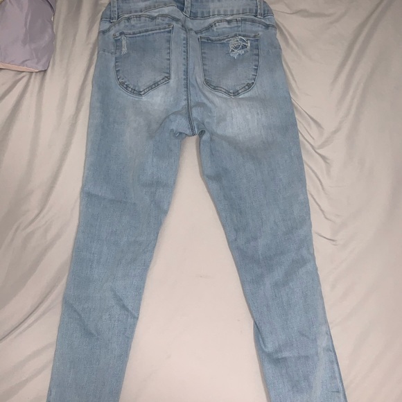 Light washed blue ripped jeans - Picture 3 of 3